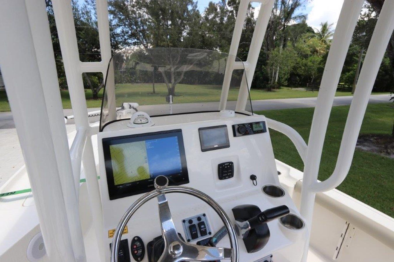 Buy a - 230 Bay Reef at Shestakov Yacht Sales