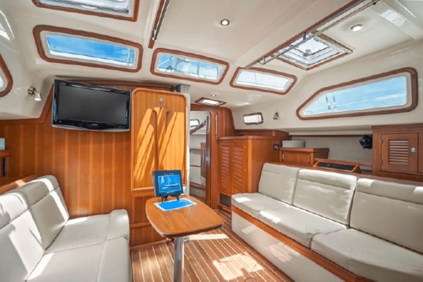 Buy a - - ISLAND PACKET at Shestakov Yacht Sales