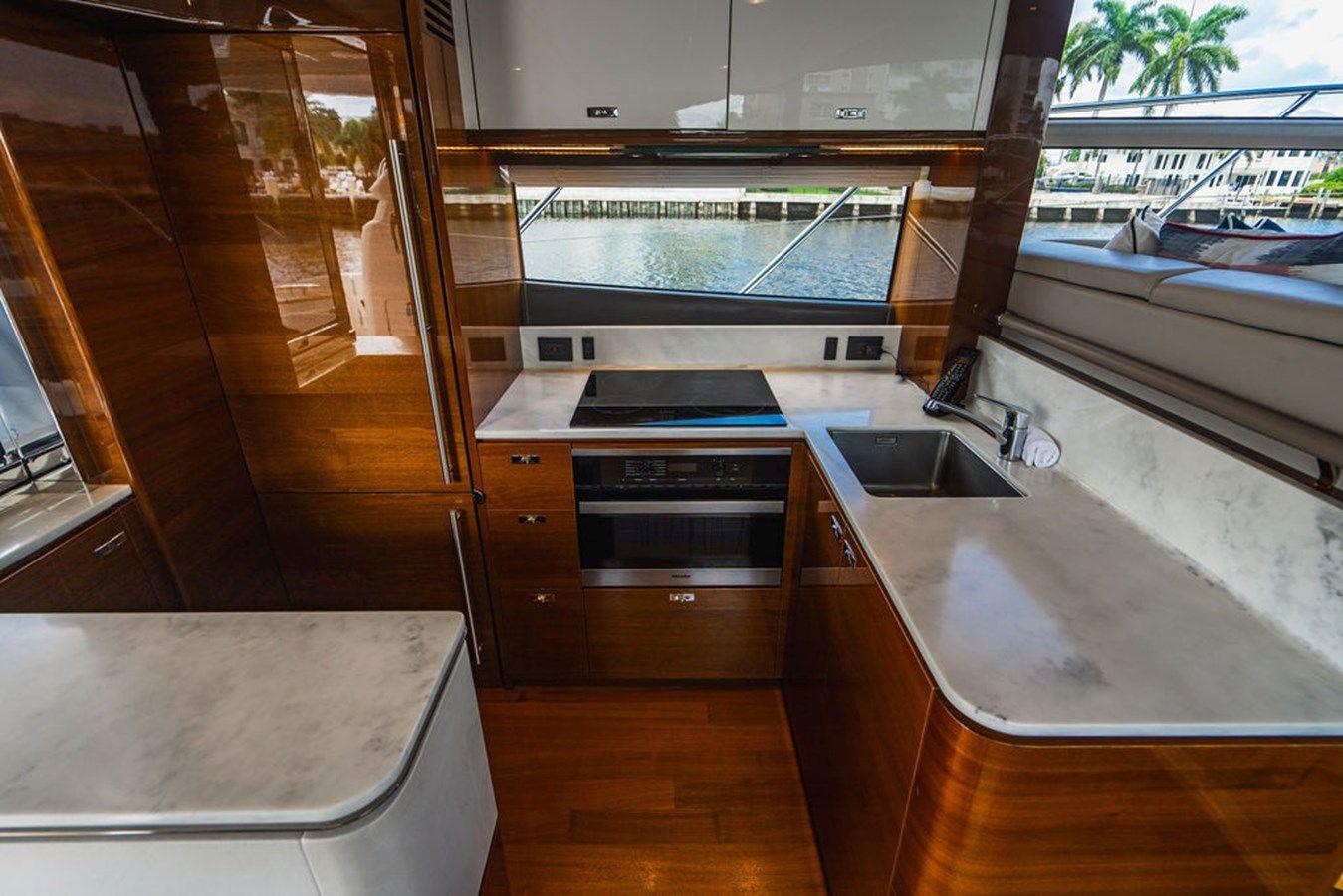 Buy a yacht Endeavor