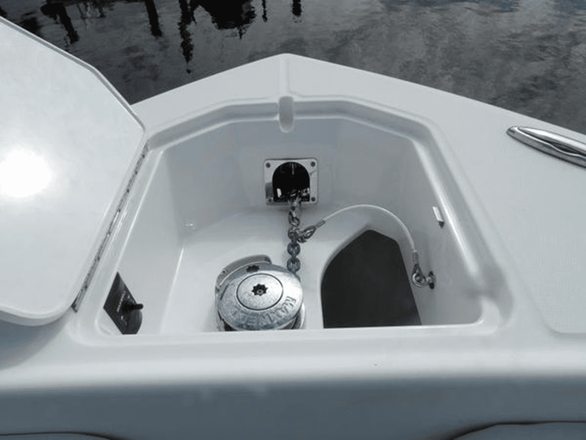 Buy a yacht Playing Nauti 27 Dual Console