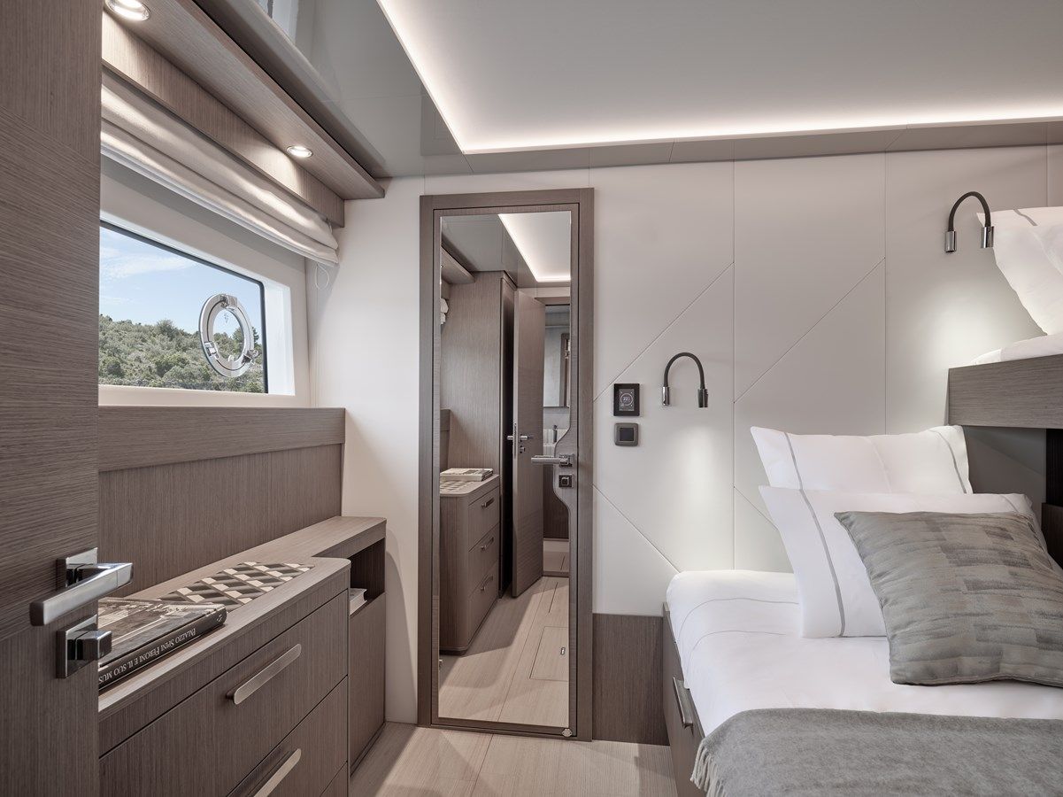 Buy a yacht PRESTIGE M8 - PRESTIGE