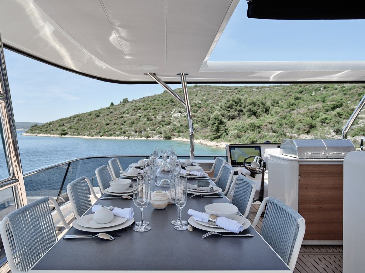 best yacht sales deals PRESTIGE M8 2025