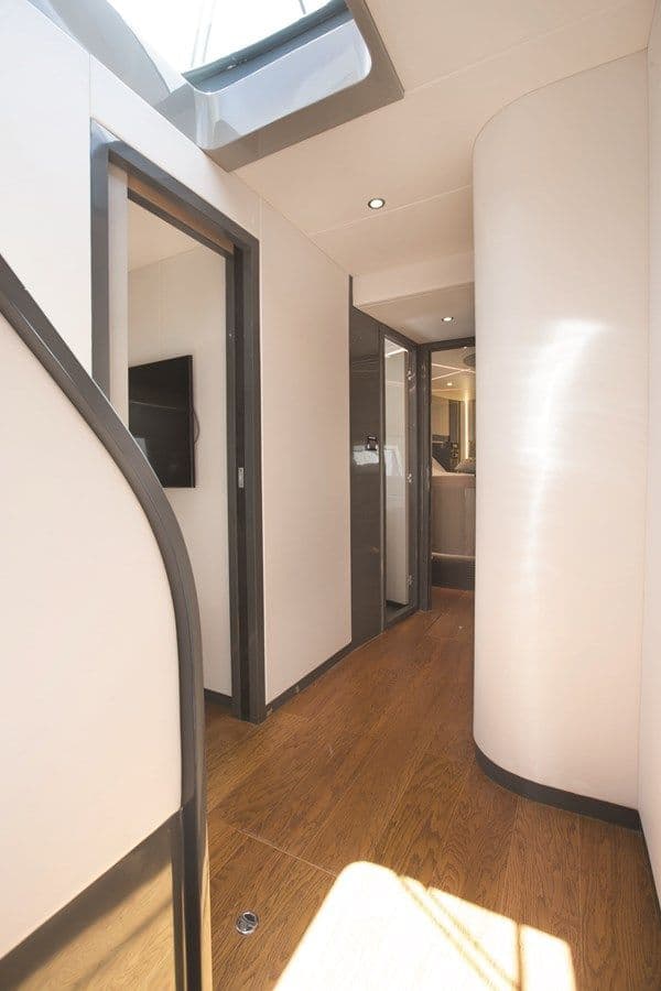 the best price on MAXWELL 64