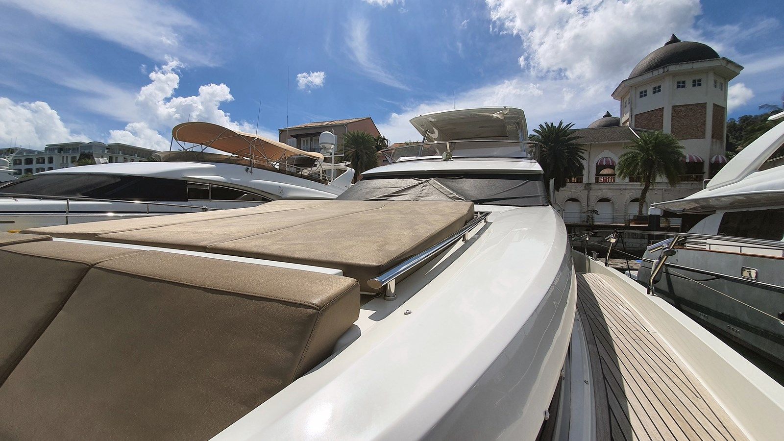 the best price on NEW FISH 750