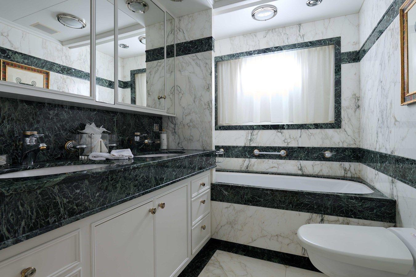 Лучшая цена на LADY BEATRICE