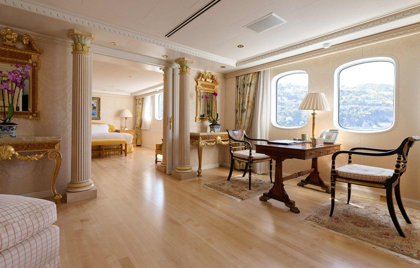 Лучшая цена на LADY BEATRICE 196