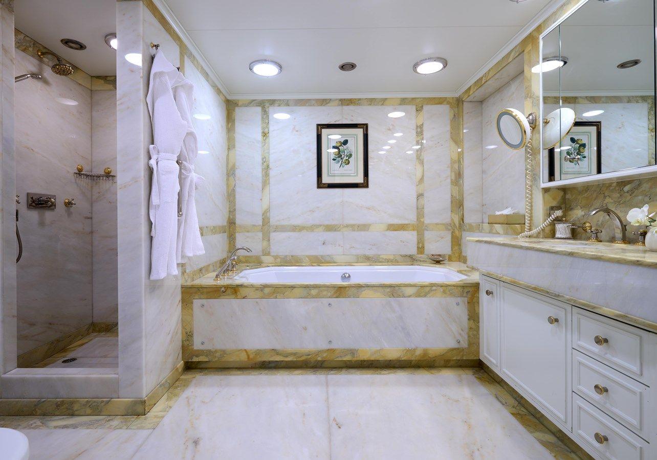 Купить яхту LADY BEATRICE - FeadShip в Shestakov Yacht Sales