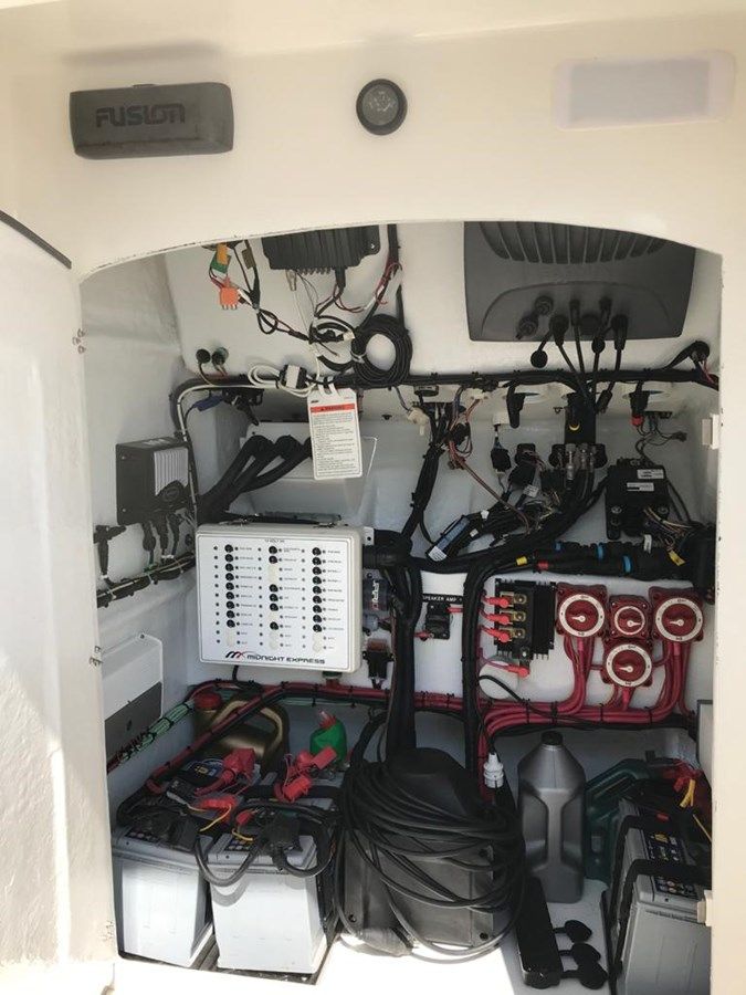 the best price on MIDNIGHT EXPRESS 2010