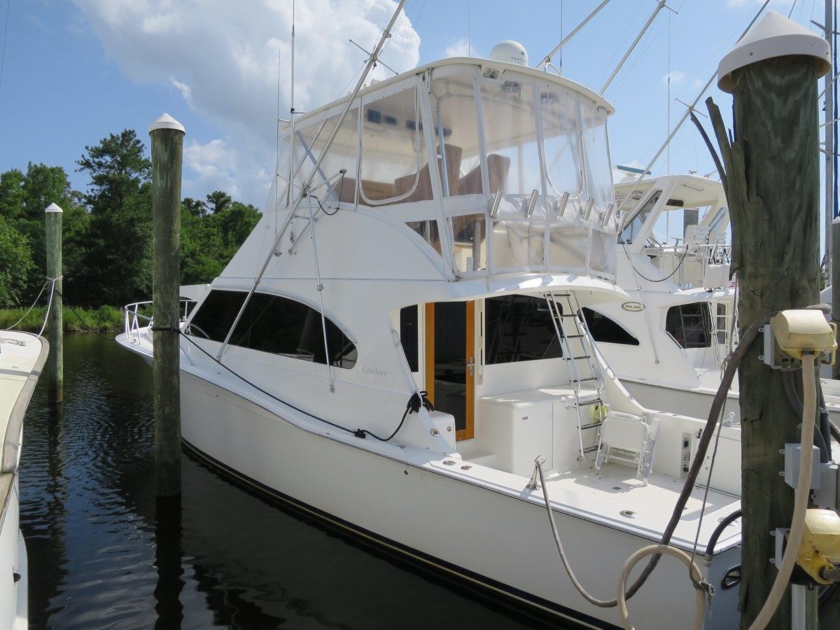 the best price on Highlander 53 Flybridge