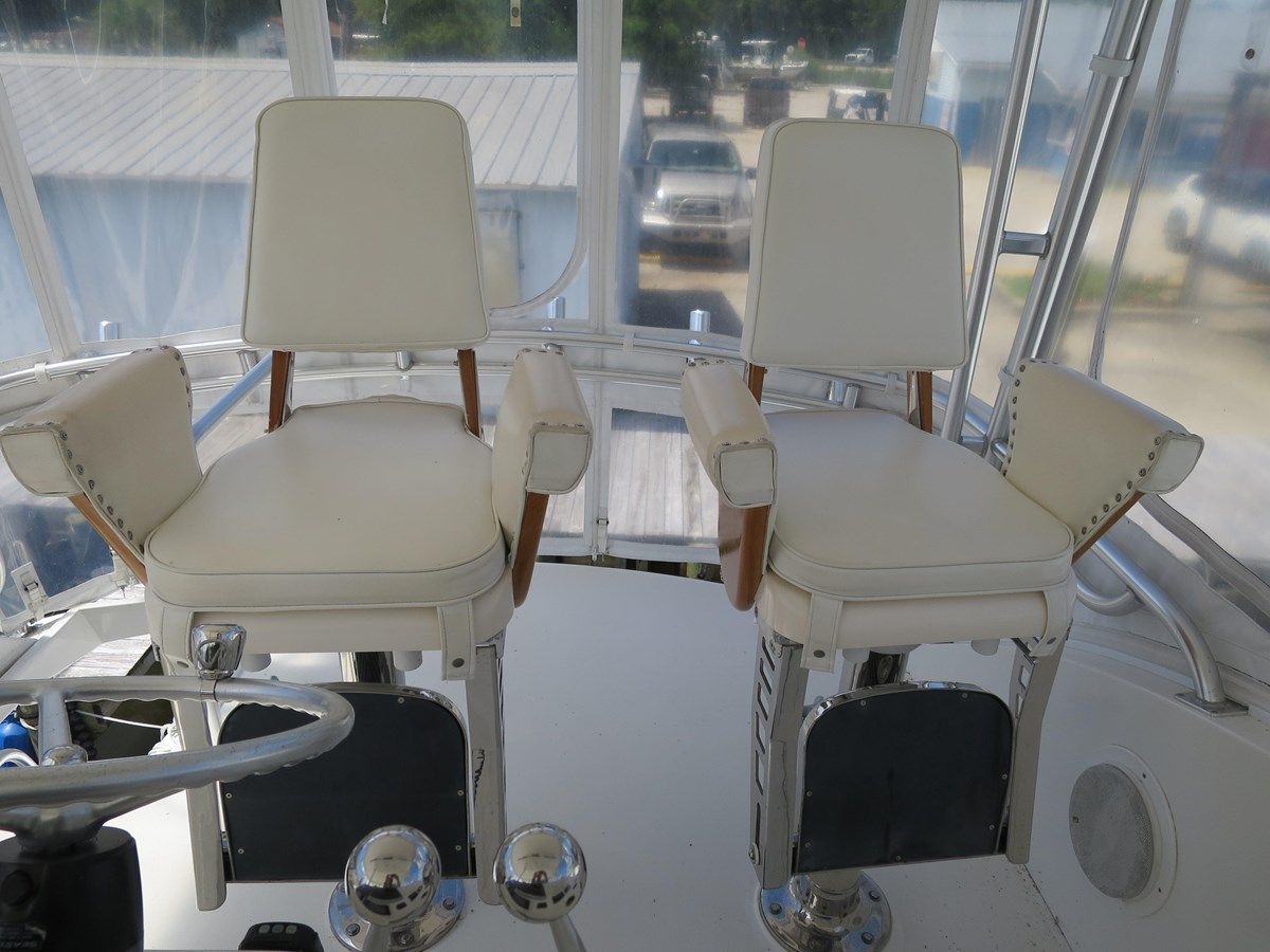Buy a Highlander 53 Flybridge at Shestakov Yacht Sales