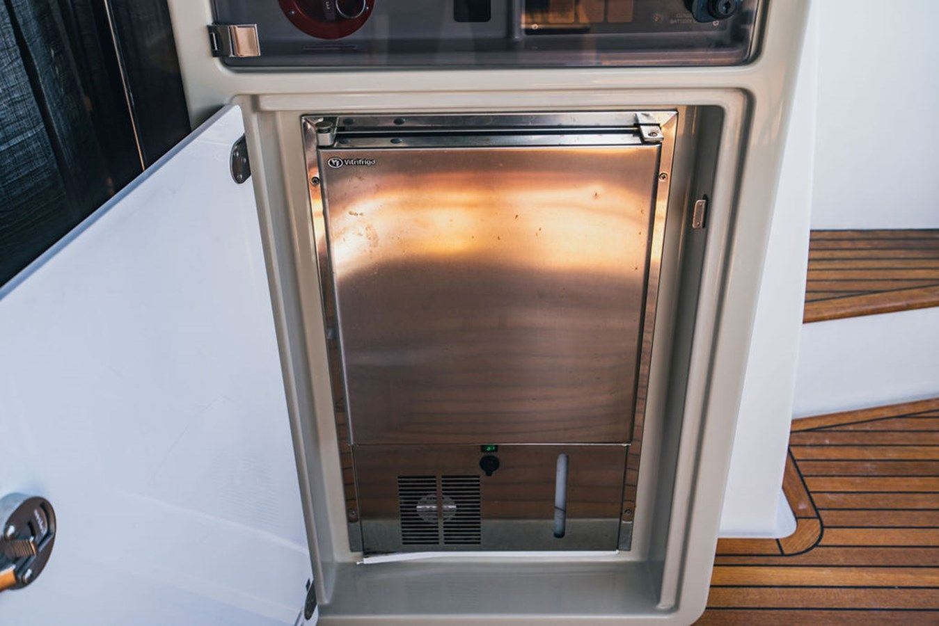 Купить яхту Field Office - Azimut Yachts в Shestakov Yacht Sales