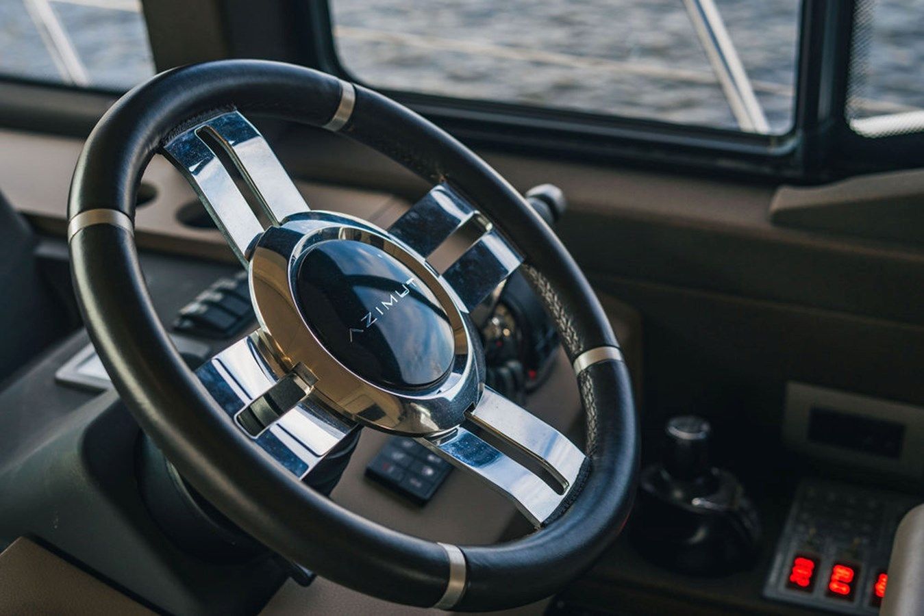 Продажа яхты Field Office 2017