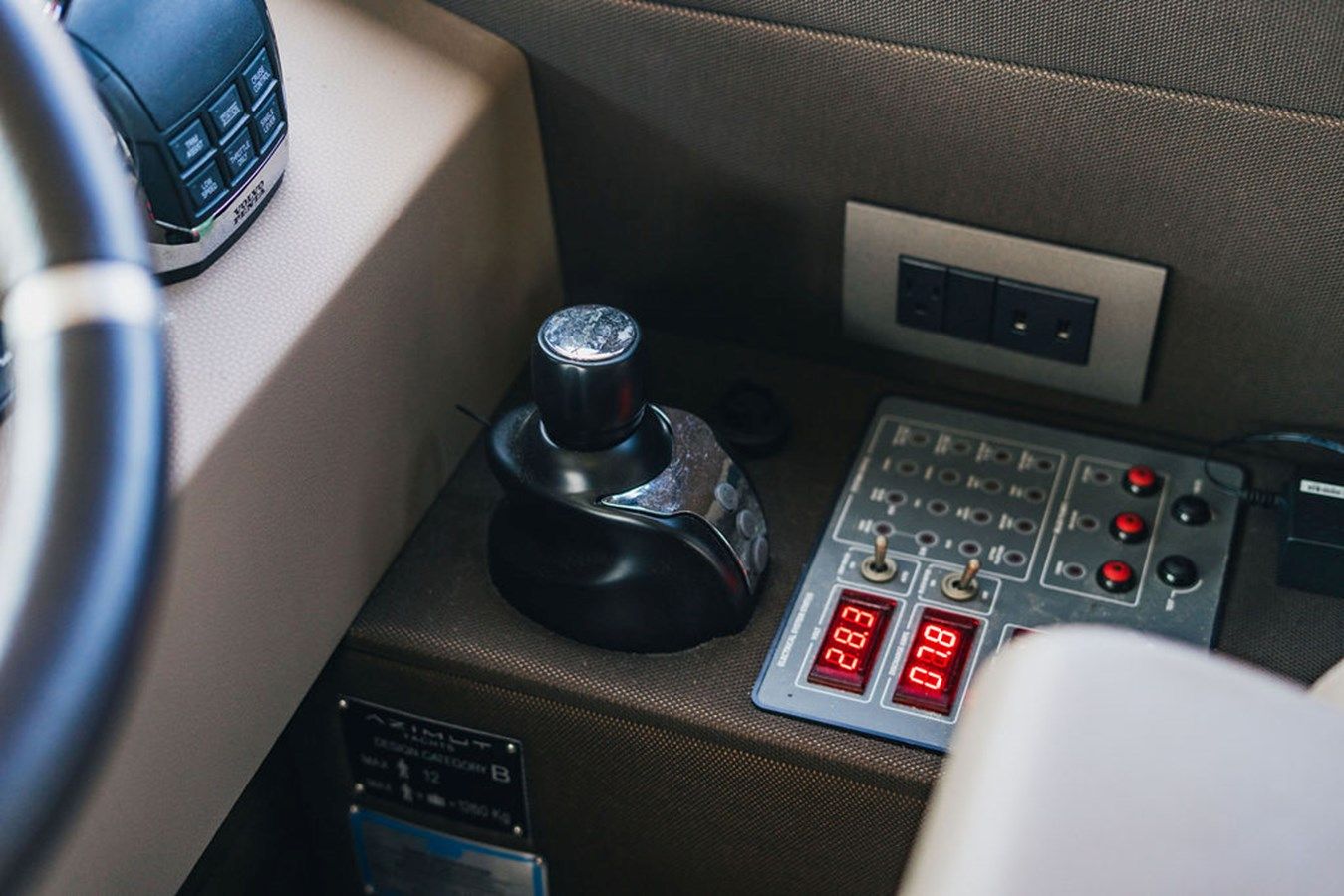 Продажа яхты Field Office 50