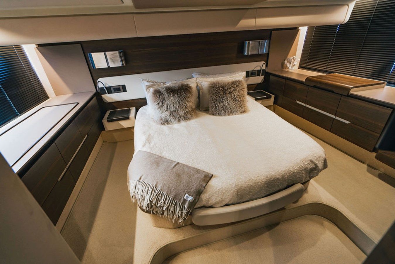 Продажа яхты Field Office 50