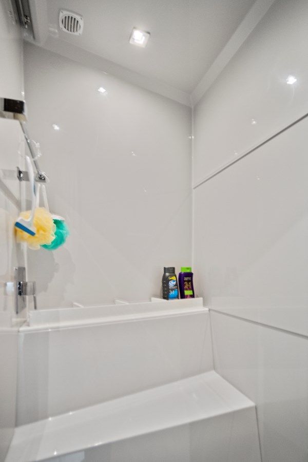 best yacht sales deals Catch Me - Cruisers Yachts