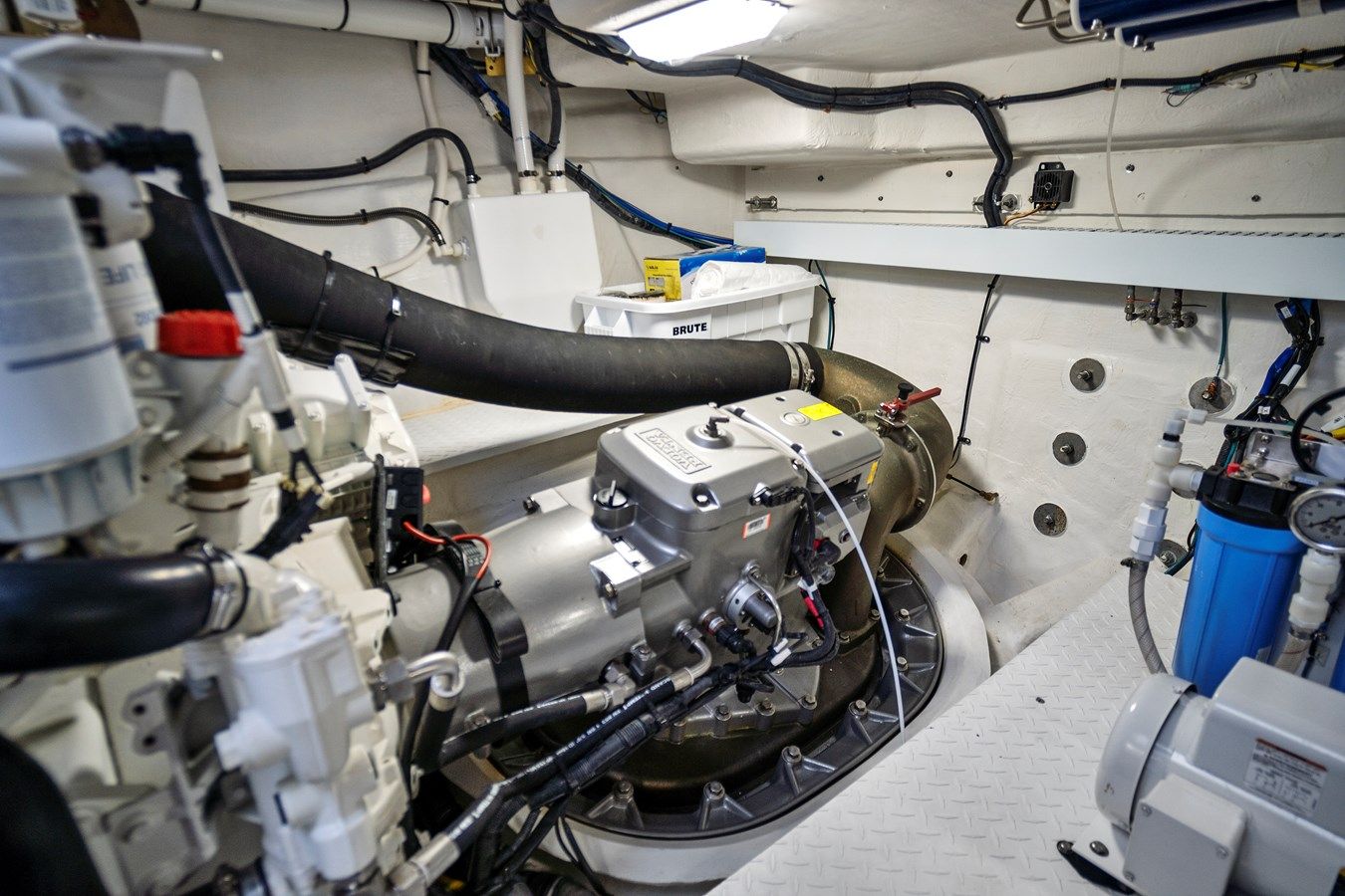 Catch Me - Cruisers Yachts