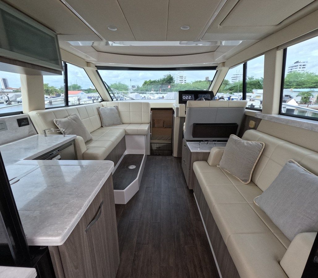 best yacht sales deals SIX HEARTS 38