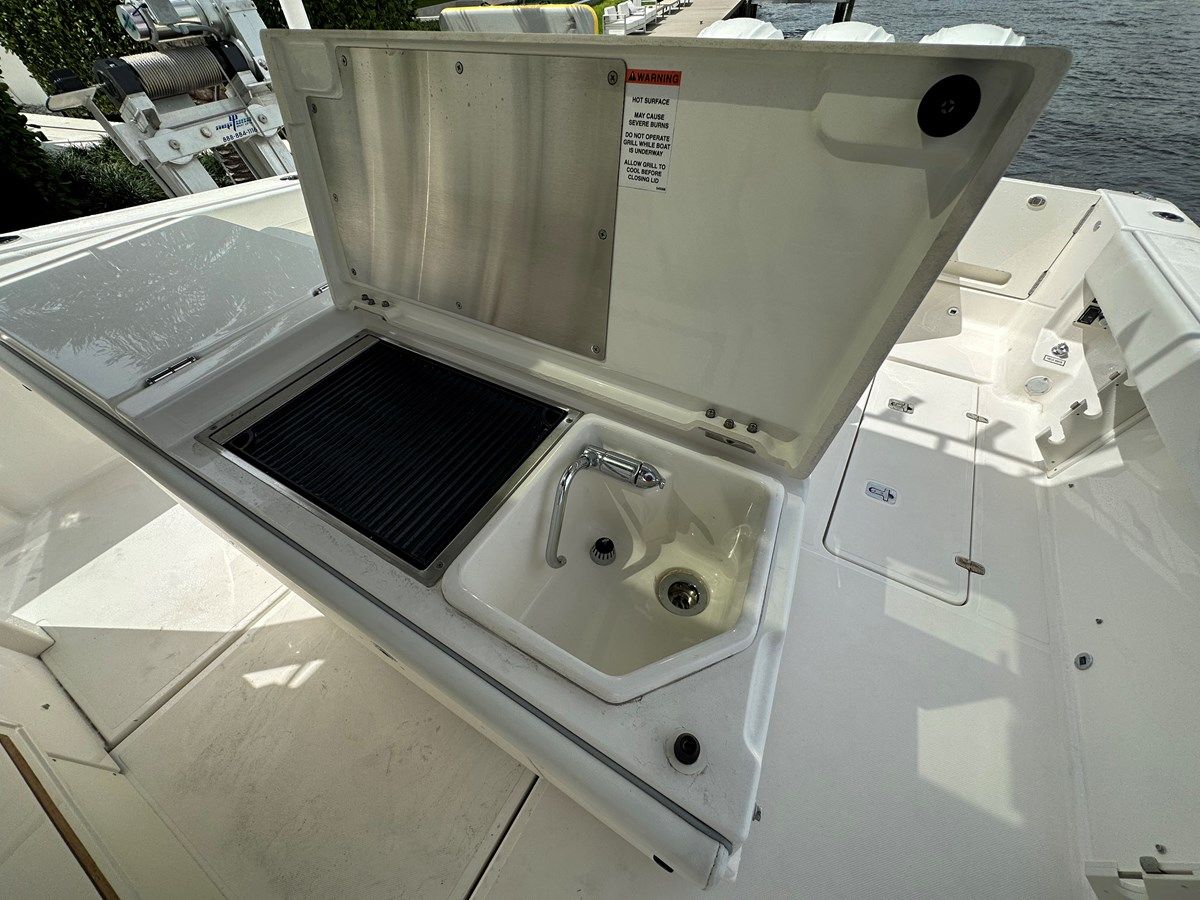 Buy a 378 PURSUIT 37 at Shestakov Yacht Sales