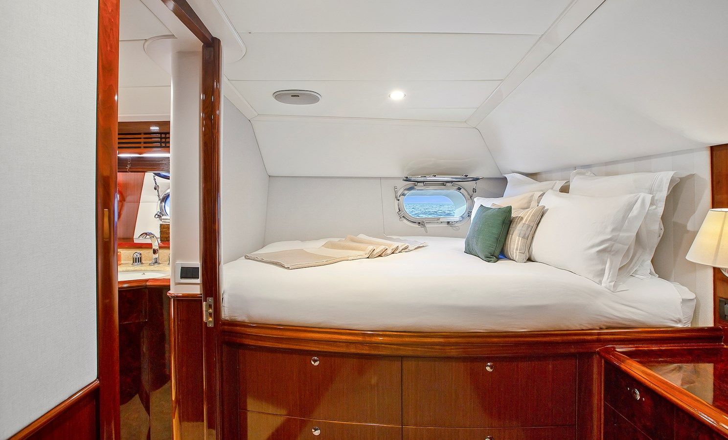 the best price on MISS SILVER - ALLOY