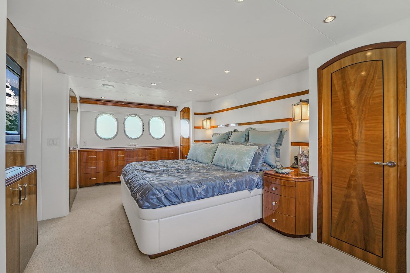 Hatteras 80 Motor Yacht - Hatteras yacht sale