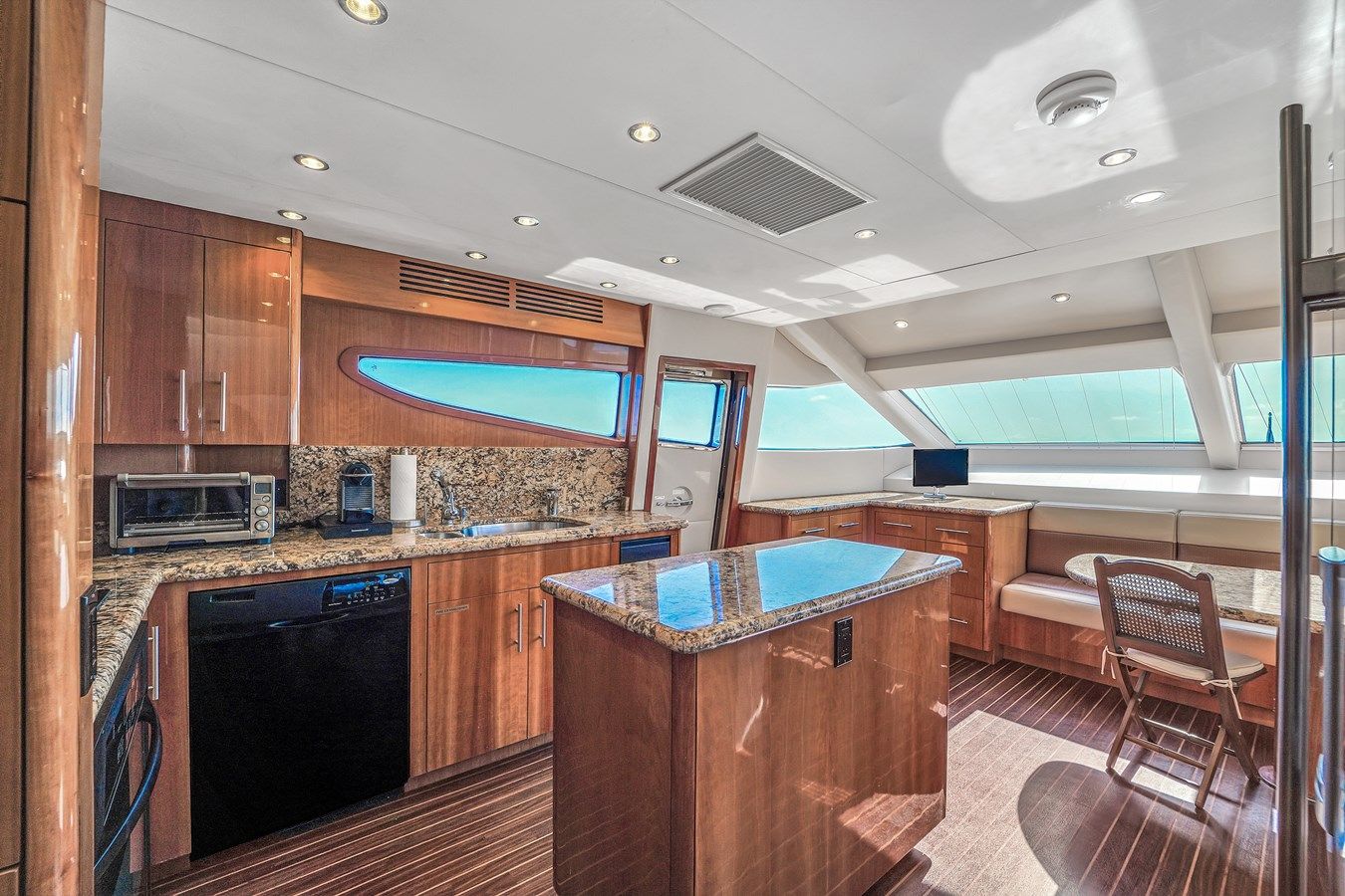 best yacht sales deals Hatteras 80 Motor Yacht