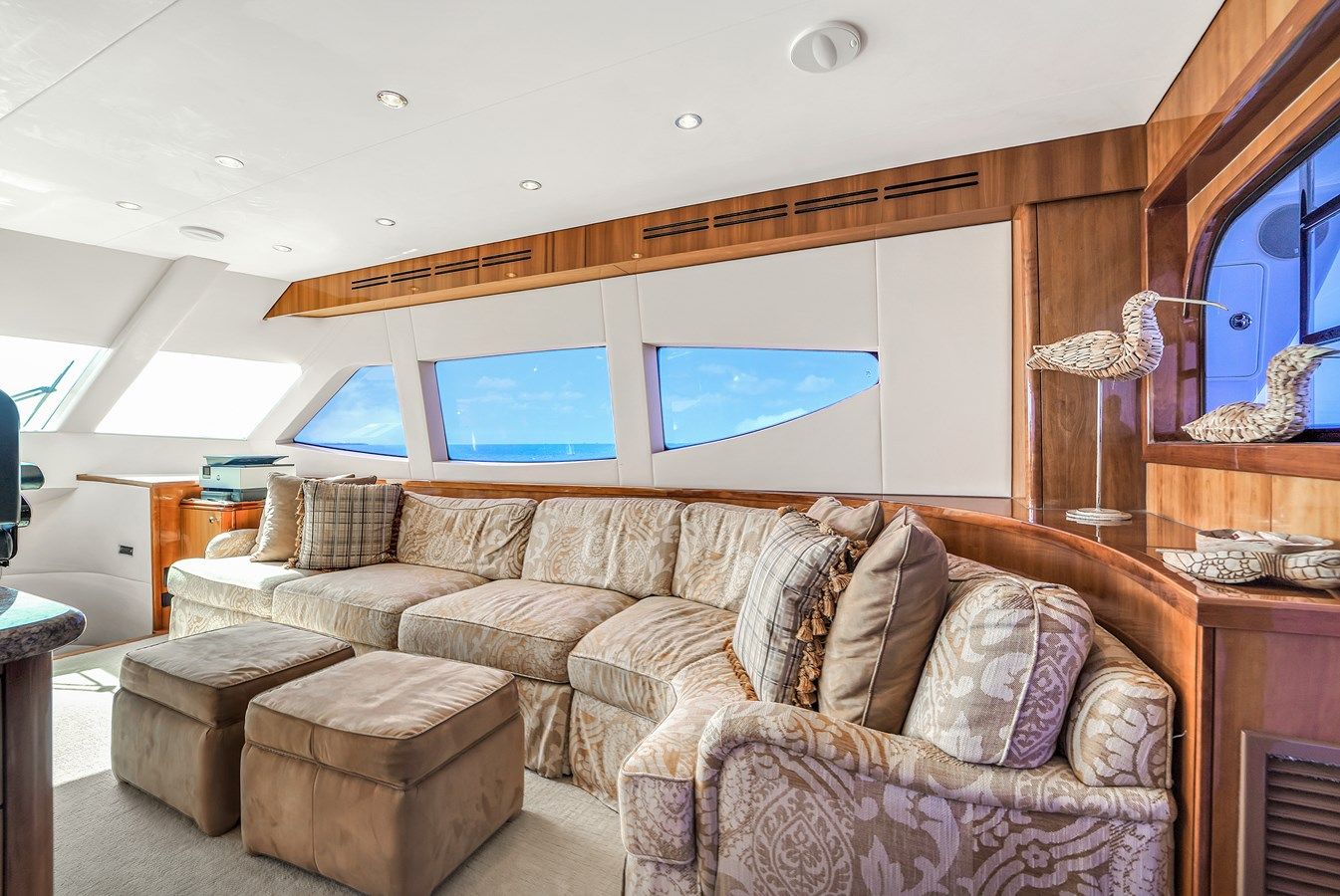 Hatteras 80 Motor Yacht 80 yacht sale