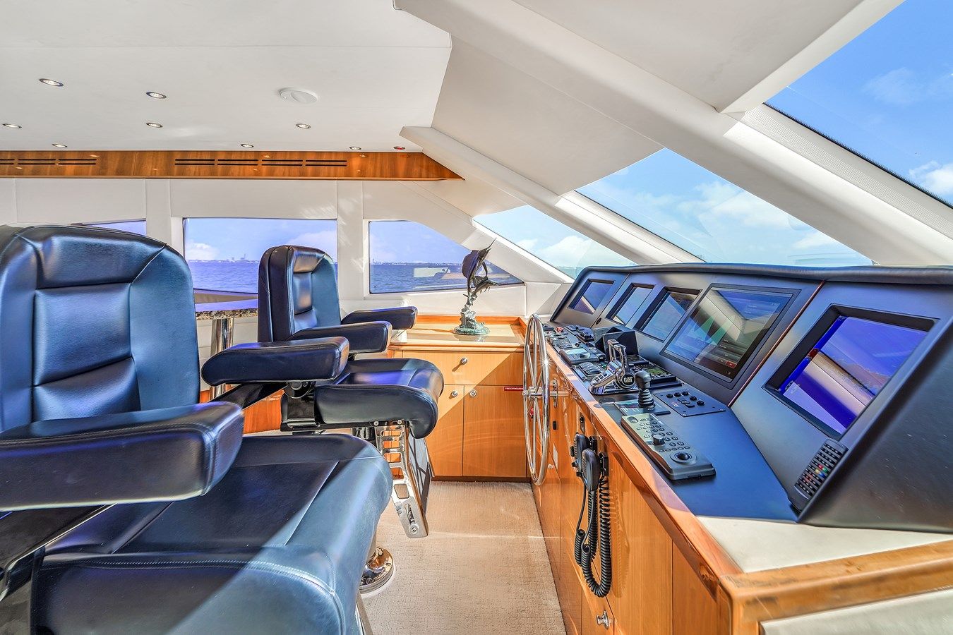 Hatteras 80 Motor Yacht - Hatteras