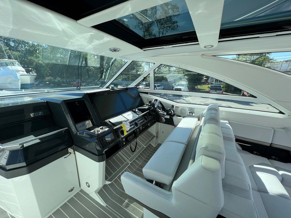 Buy a Formula 430 43 at Shestakov Yacht Sales