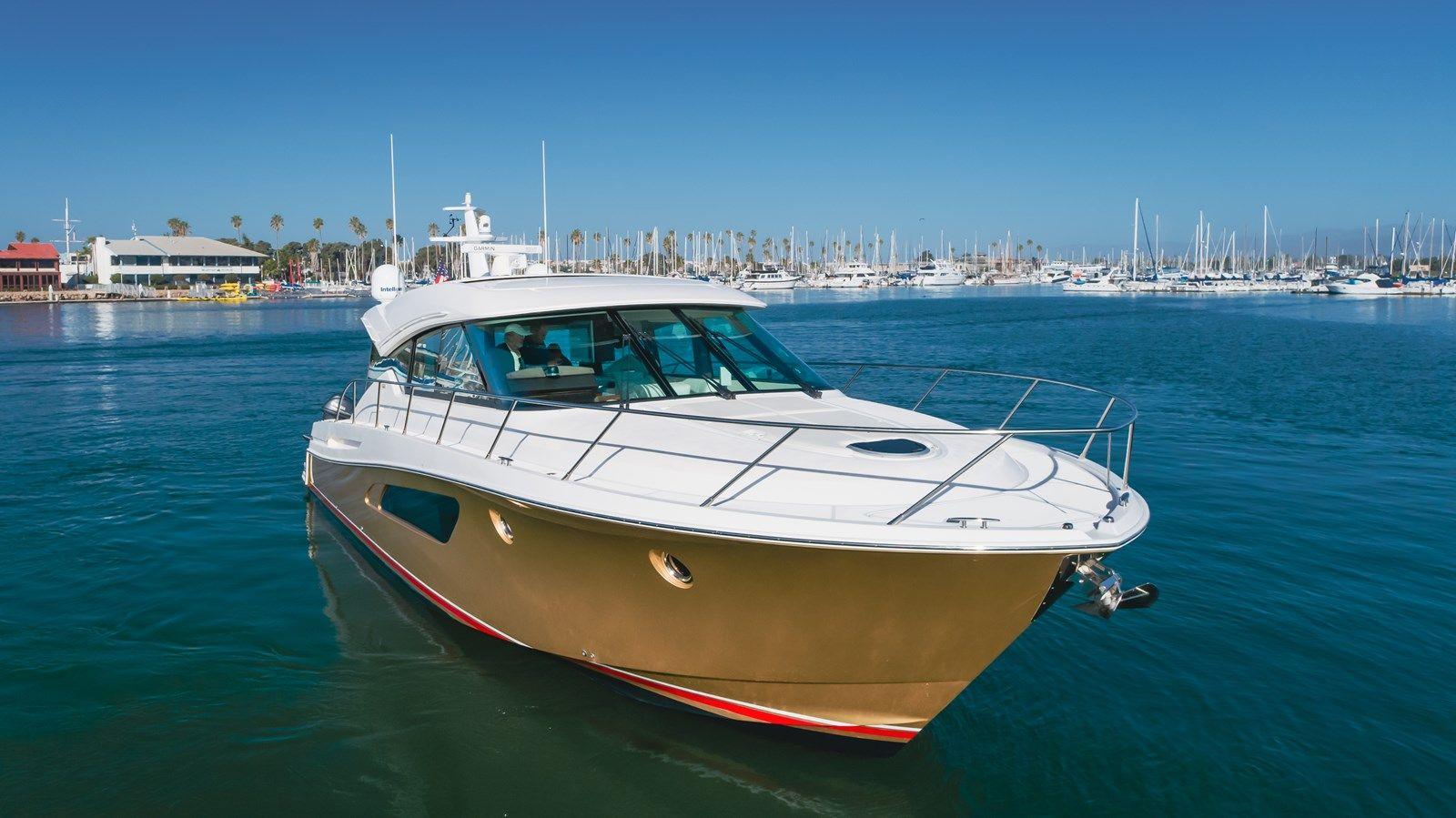 Buy a Foxfire - Tiara at Shestakov Yacht Sales