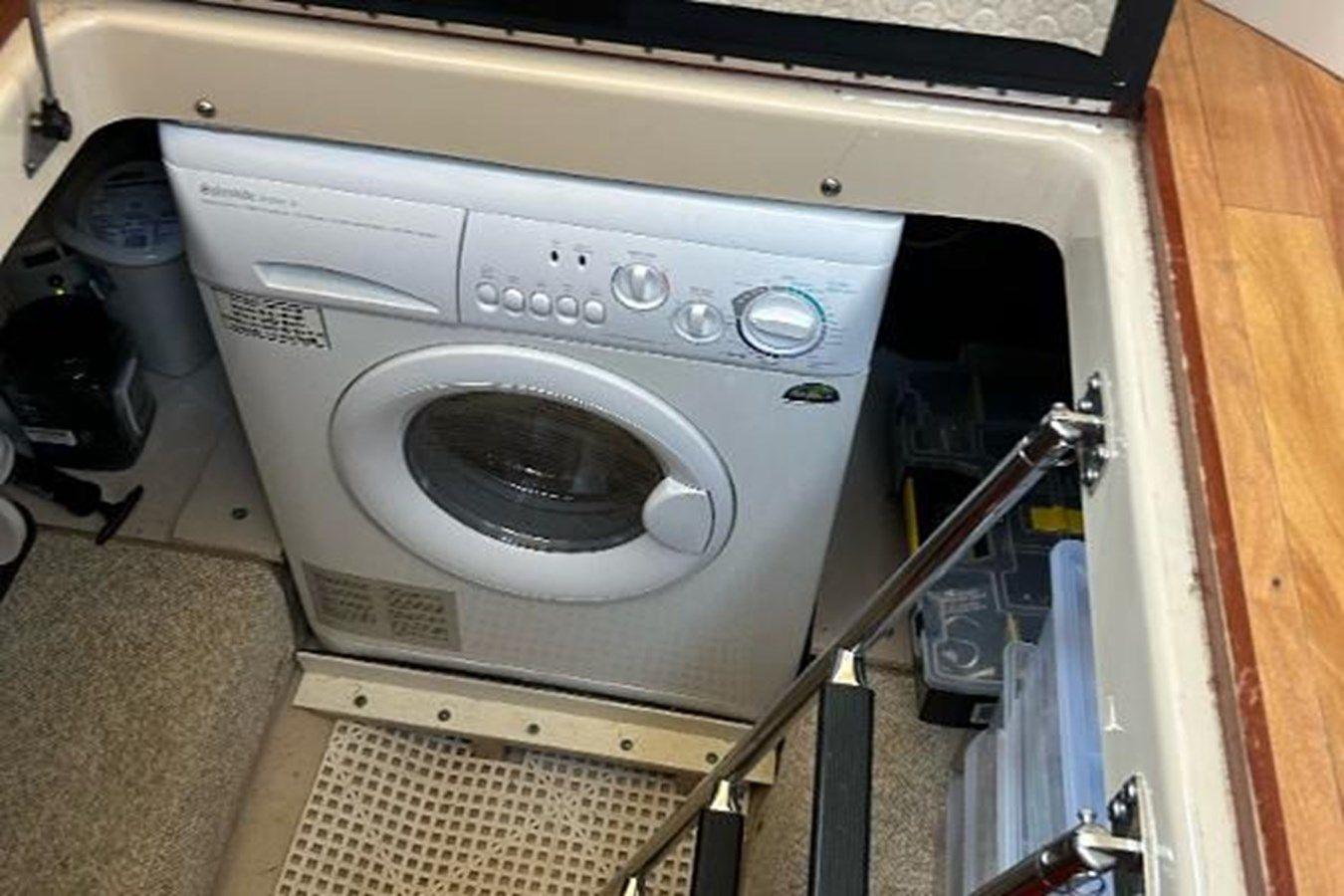 the best price on 2006 Sea Ray 52 Sedan Bridge - SEA RAY