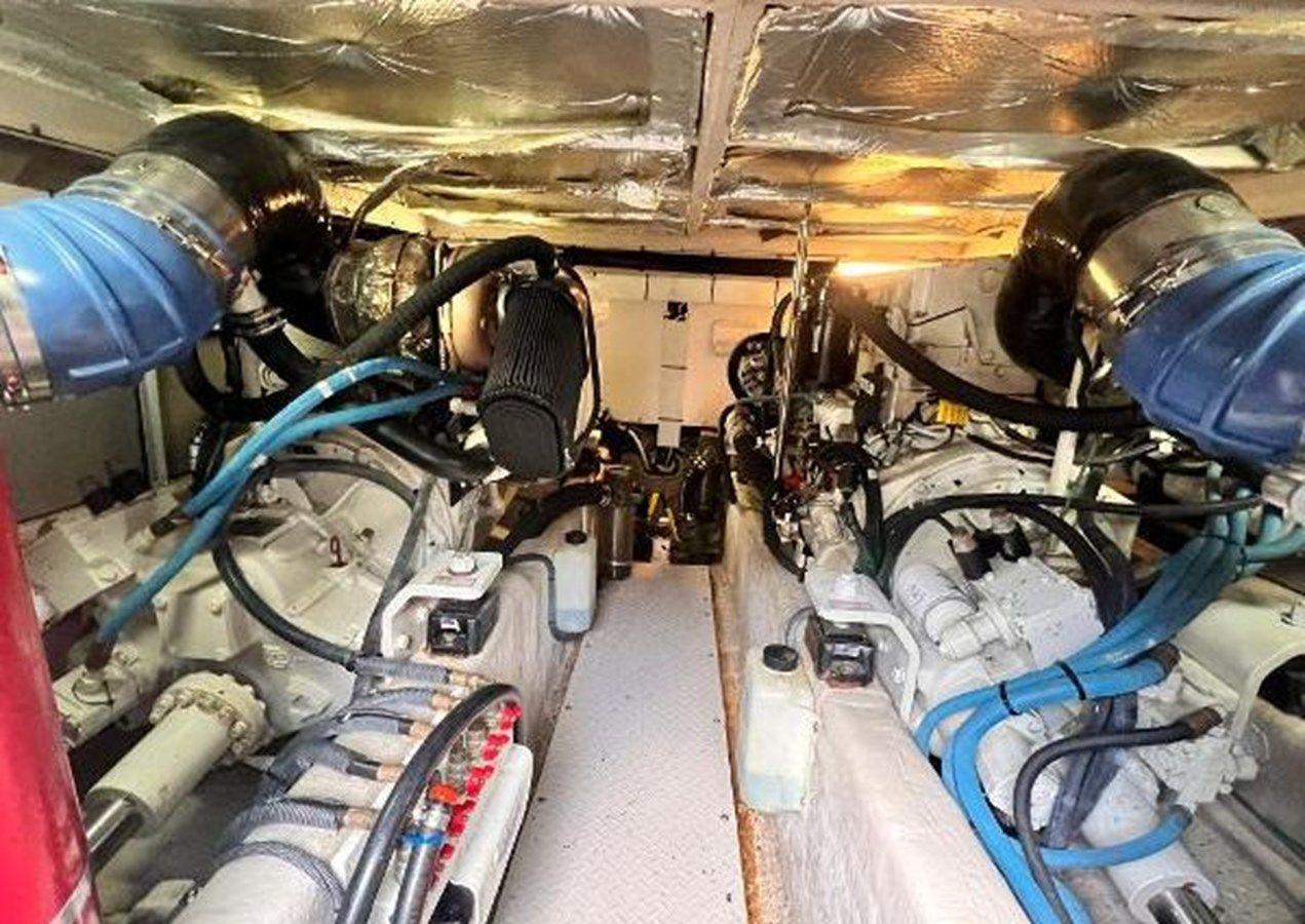 the best price on 2006 Sea Ray 52 Sedan Bridge