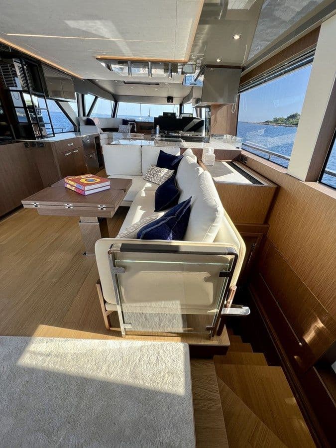 Купить яхту MYA 2 - PRESTIGE в Shestakov Yacht Sales