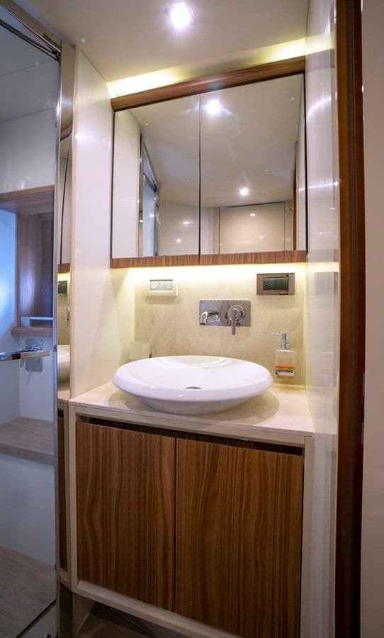 Стоимость яхты DISCO 1 56 Fly