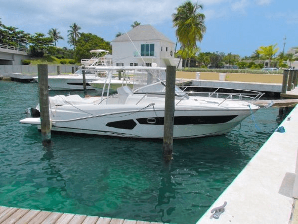 Buy a yacht 2018 Jeanneau Leader 10.5 - Jeanneau