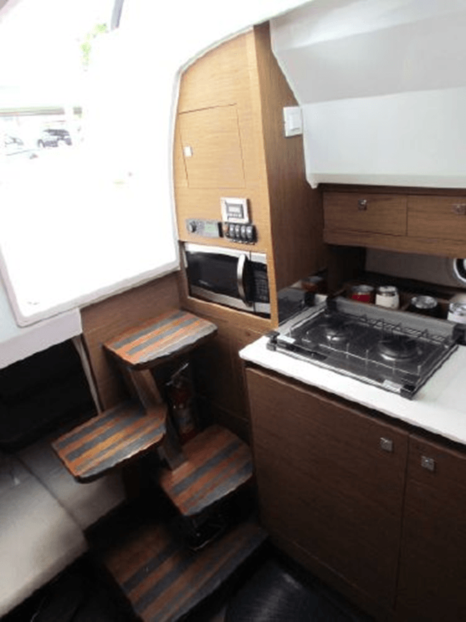 best yacht sales deals 2018 Jeanneau Leader 10.5