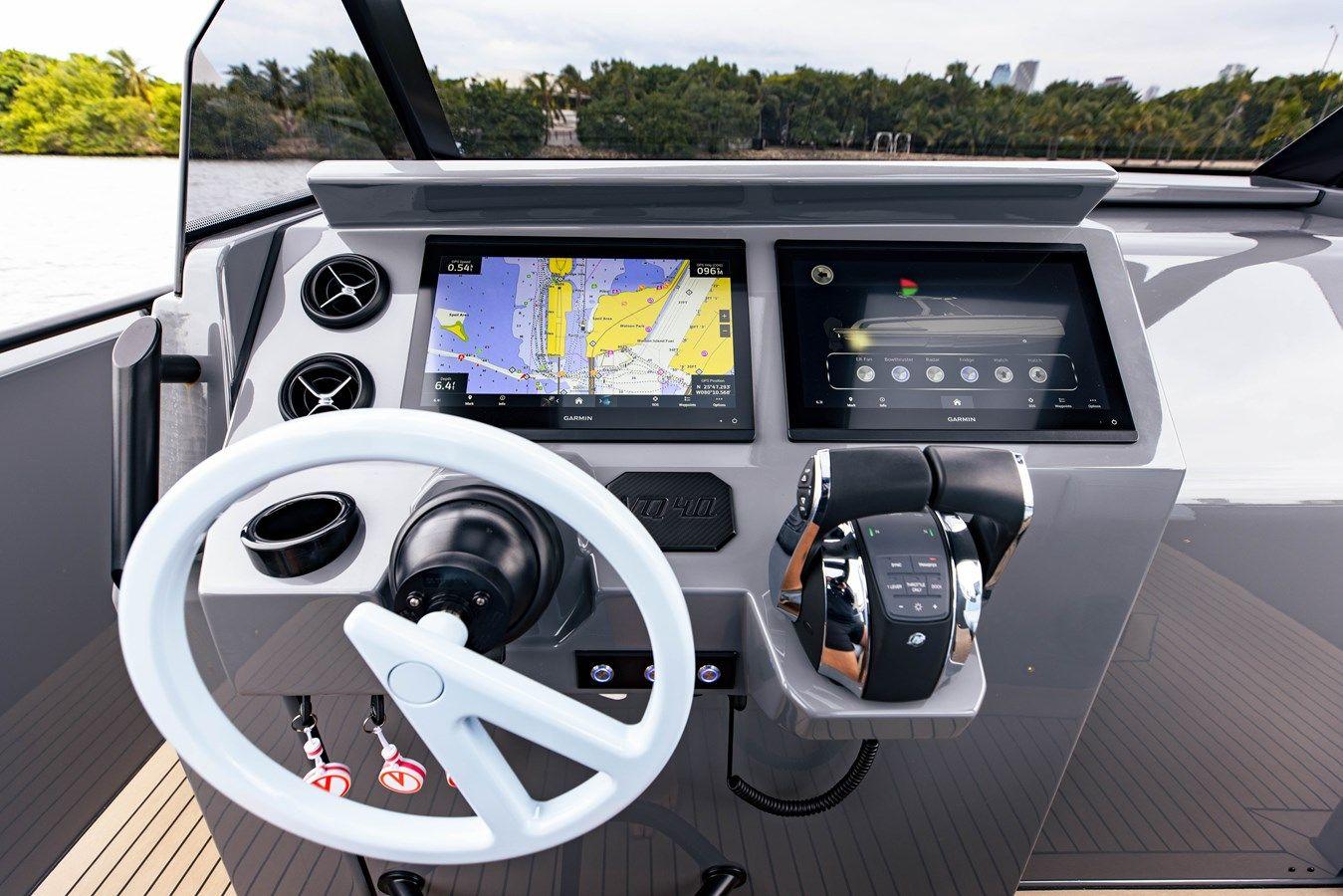 Vanquish Yachts VQ40 - VANQUISH YACHTS