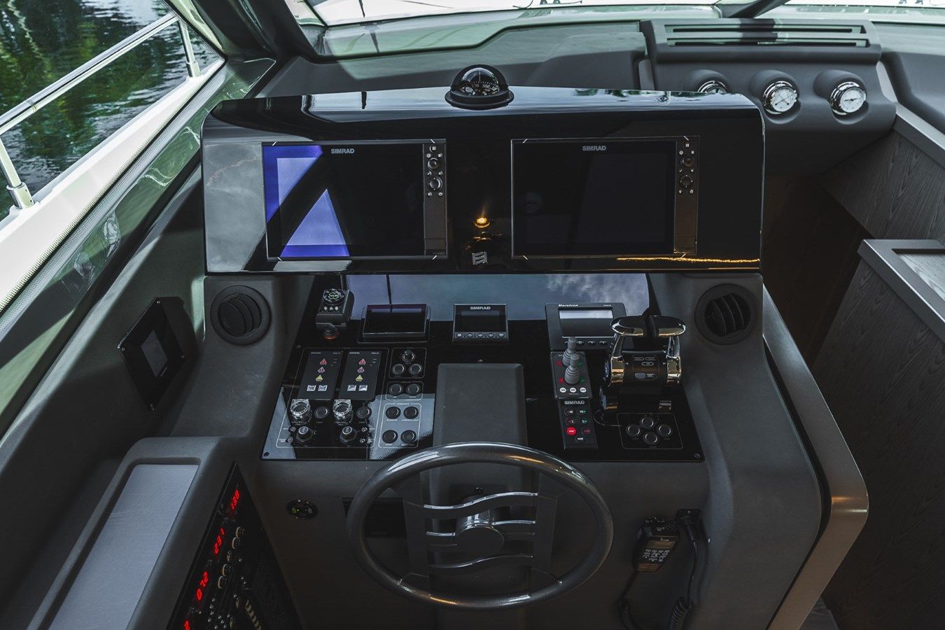 KAMAKI - Ferretti Yachts price