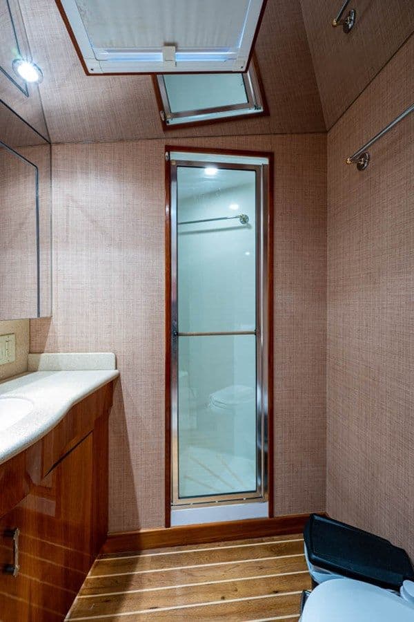 Buy a yacht EAGLE'S NEST 60