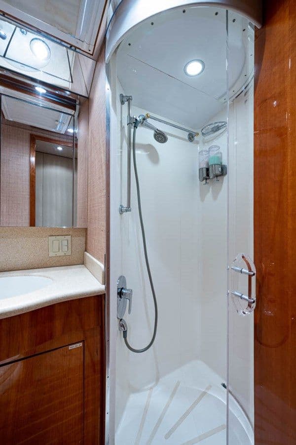 Buy a yacht EAGLE'S NEST 2004