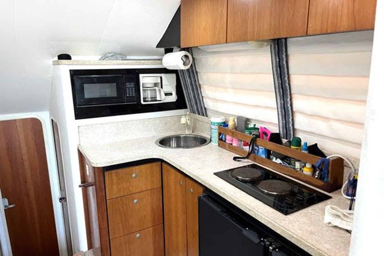 Buy a yacht Lisa's Jag 36 Convertible