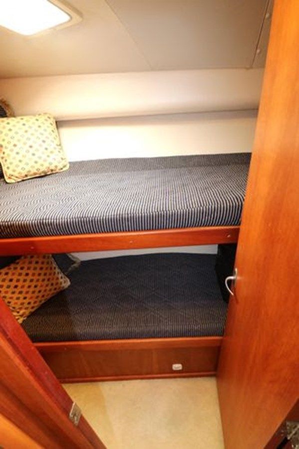 best yacht sales deals 2002 Luhrs 36 Convertible