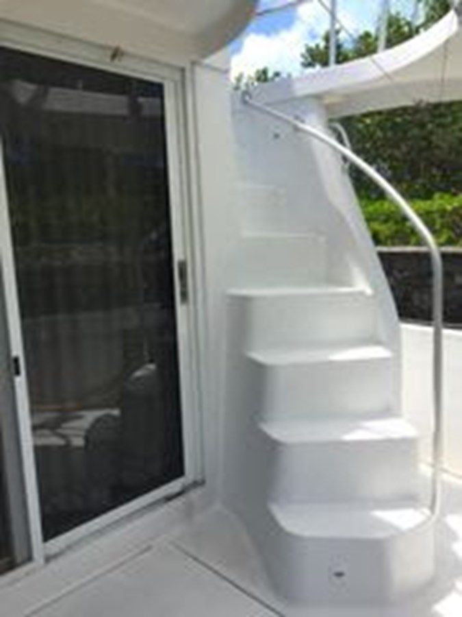 best yacht sales deals 2002 Mainship 390 Trawler - MAINSHIP