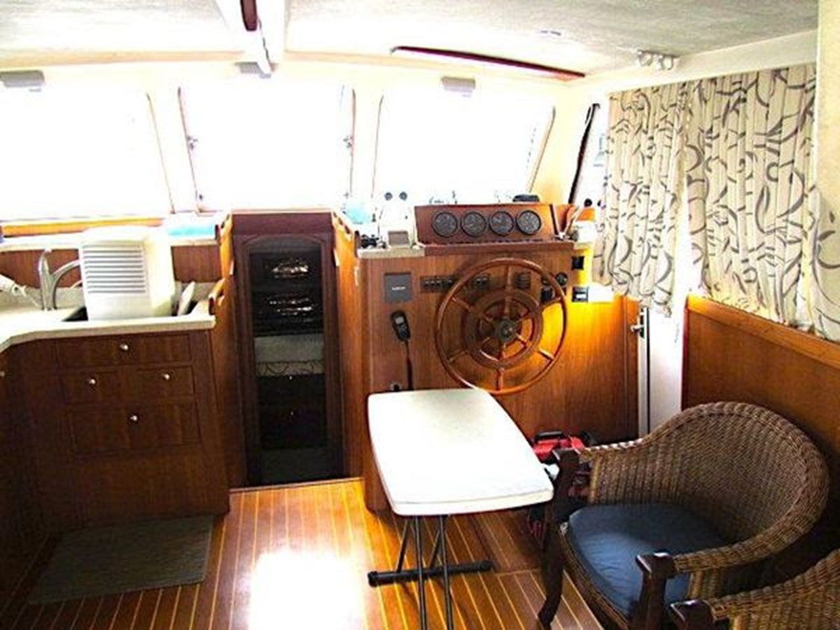 Buy a 2002 Mainship 390 Trawler - MAINSHIP at Shestakov Yacht Sales