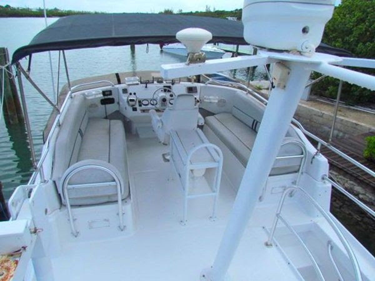 Buy a yacht 2002 Mainship 390 Trawler - MAINSHIP