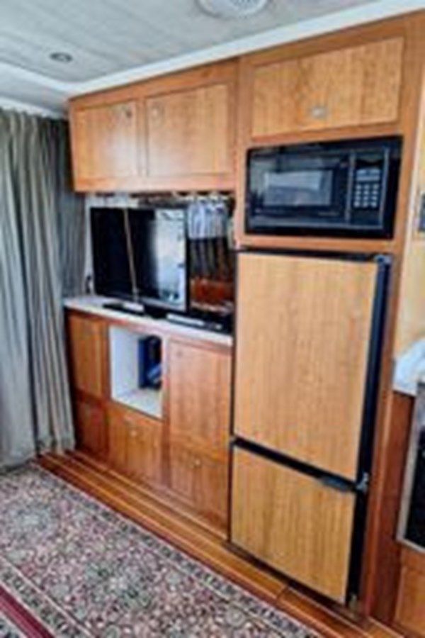 Buy a Green Eyed Lady 39 at Shestakov Yacht Sales