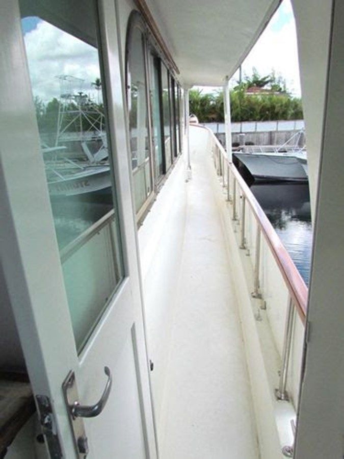 Купить яхту 1982 Hatteras LRC Long Range Cruiser - Hatteras в Shestakov Yacht Sales