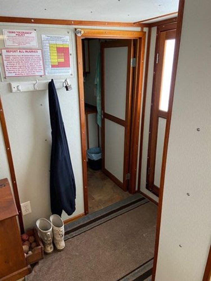 Лучшие предложения покупки яхты 1984 Commercial 72 Trawler Freezer Shrimper