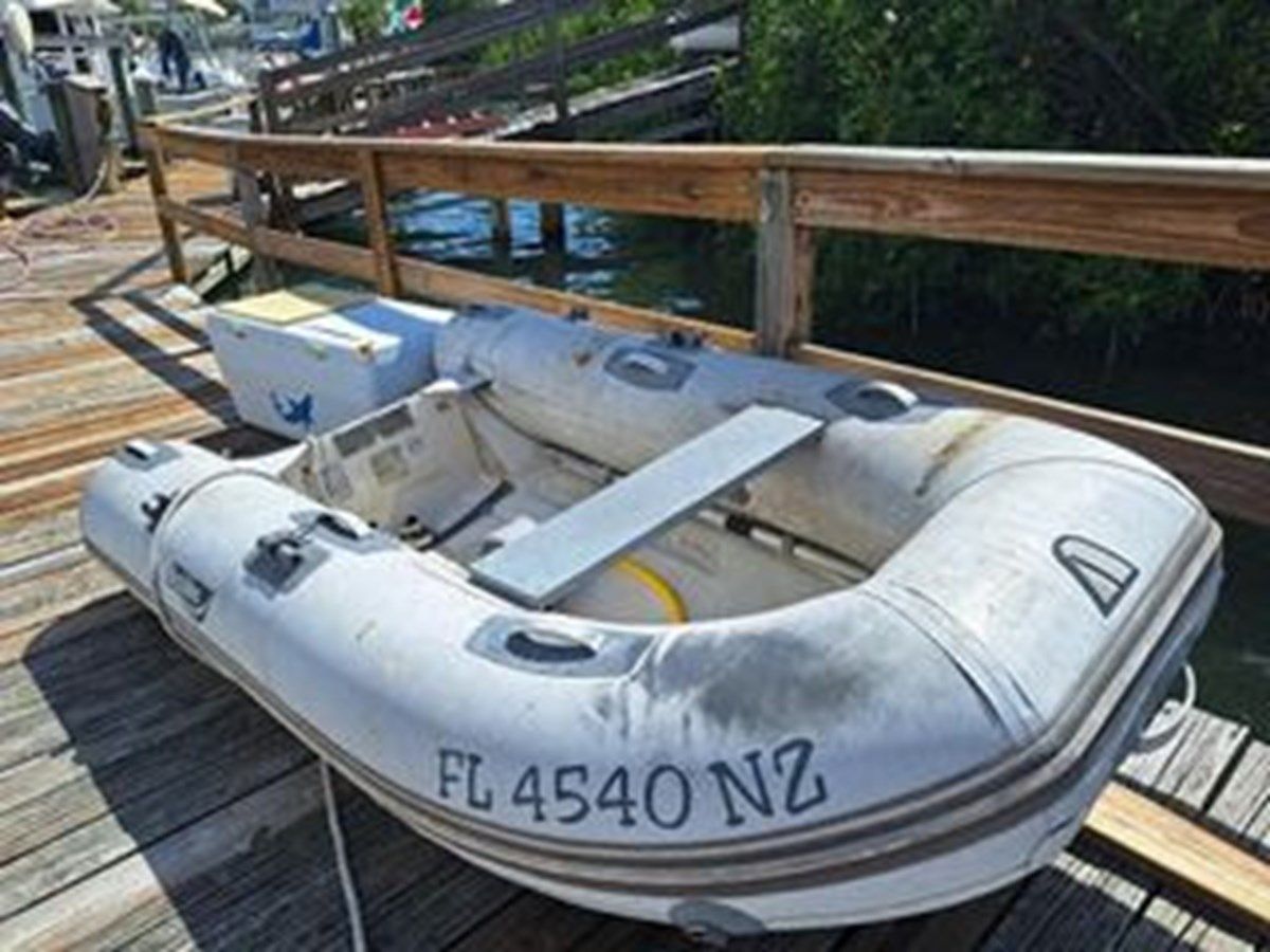 Стоимость яхты 1985 Sea Ray 390 Express Cruiser - SEA RAY