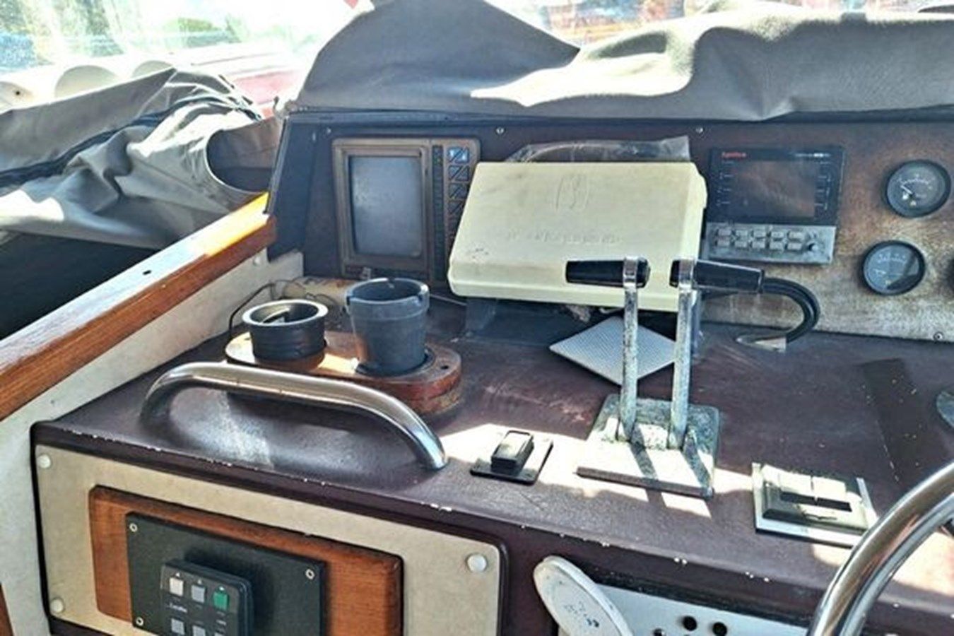 Купить 1985 Sea Ray 390 Express Cruiser 390 Express Cruiser