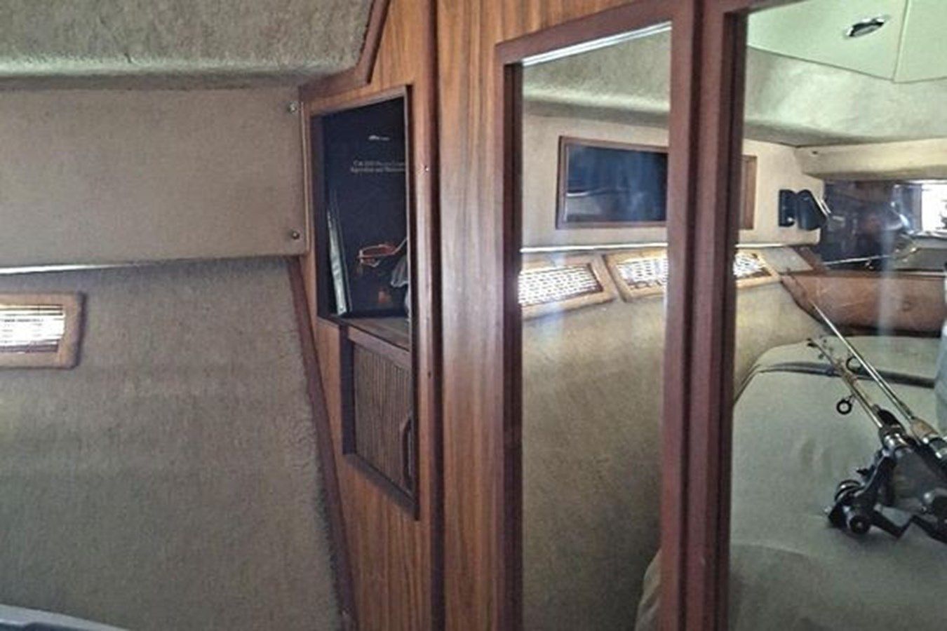 1985 Sea Ray 390 Express Cruiser 39